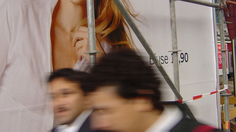 Asko Lehmuskallio: The Depicted Smiles we Walk By, Frankfurt am Main, 2003.
