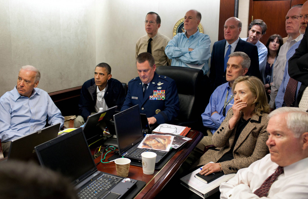 Chinar Shah: The Execution of Bin Laden in Images. Courtesy of Pete Souza.