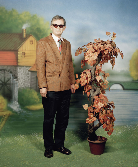 Martin Parr: Singapore, New Ming Chun Photo Studio, from the series Autoportrait, 2007. © Martin Parr / Magnum Photos