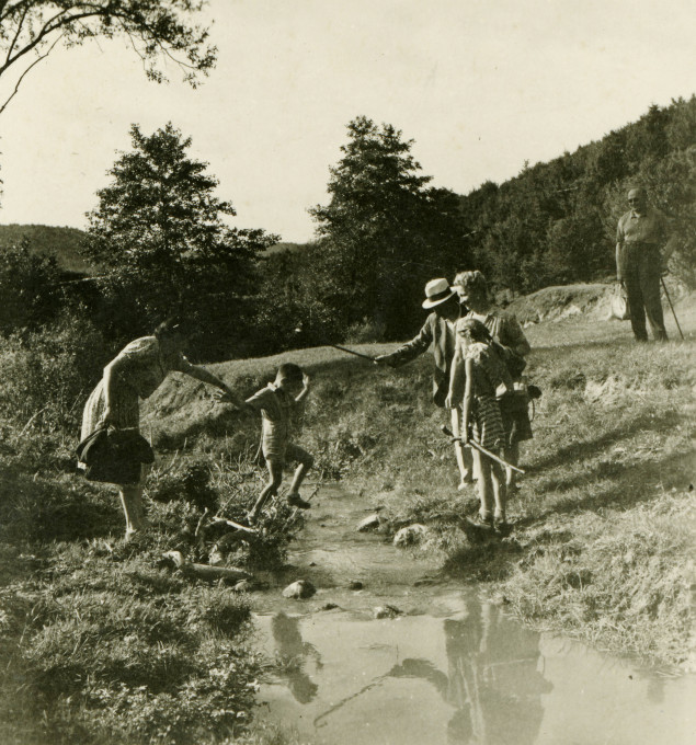 Family Sekelj in Bakonyszentlászló, Hungary; Date: 1942/44. Photo Credit: Jewish Historical Museum (Portraits and memories), Belgrade, Serbia, courtesy of Andrija Sekelj.